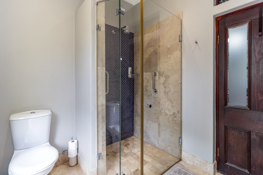 5 Bedroom Property for Sale in Hoog En Droog Western Cape